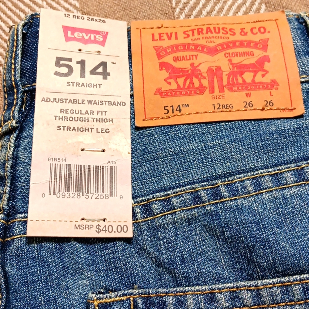 Levi 514 NEW WITH TAGS, Size boys 12, W26 & L26